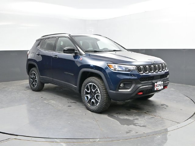 New 2026 Jeep Compass Trailhawk w/ Sun, Sound & Navigation Group AWD/4WD image 4