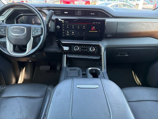 Used 2024 GMC Sierra 2500 Denali w/ Denali Reserve Package AWD/4WD image 9