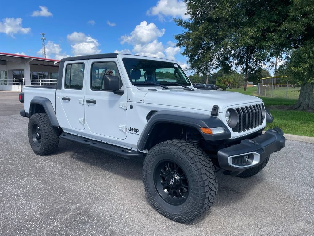 Used 2024 Jeep Gladiator Sport AWD/4WD image 1