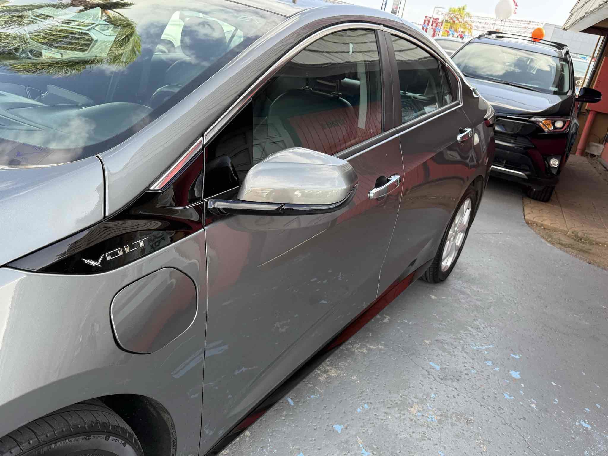 Used 2017 Chevrolet Volt Premier w/ Driver Confidence II Package image 18