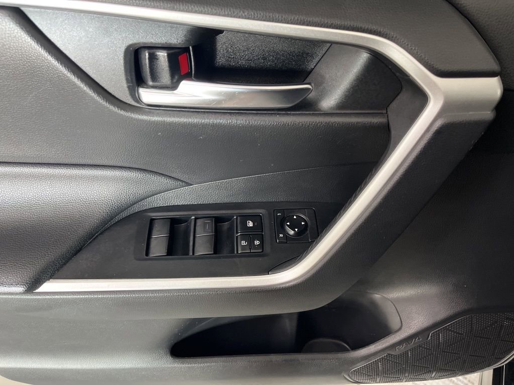 Used 2021 Toyota RAV4 XLE image 52