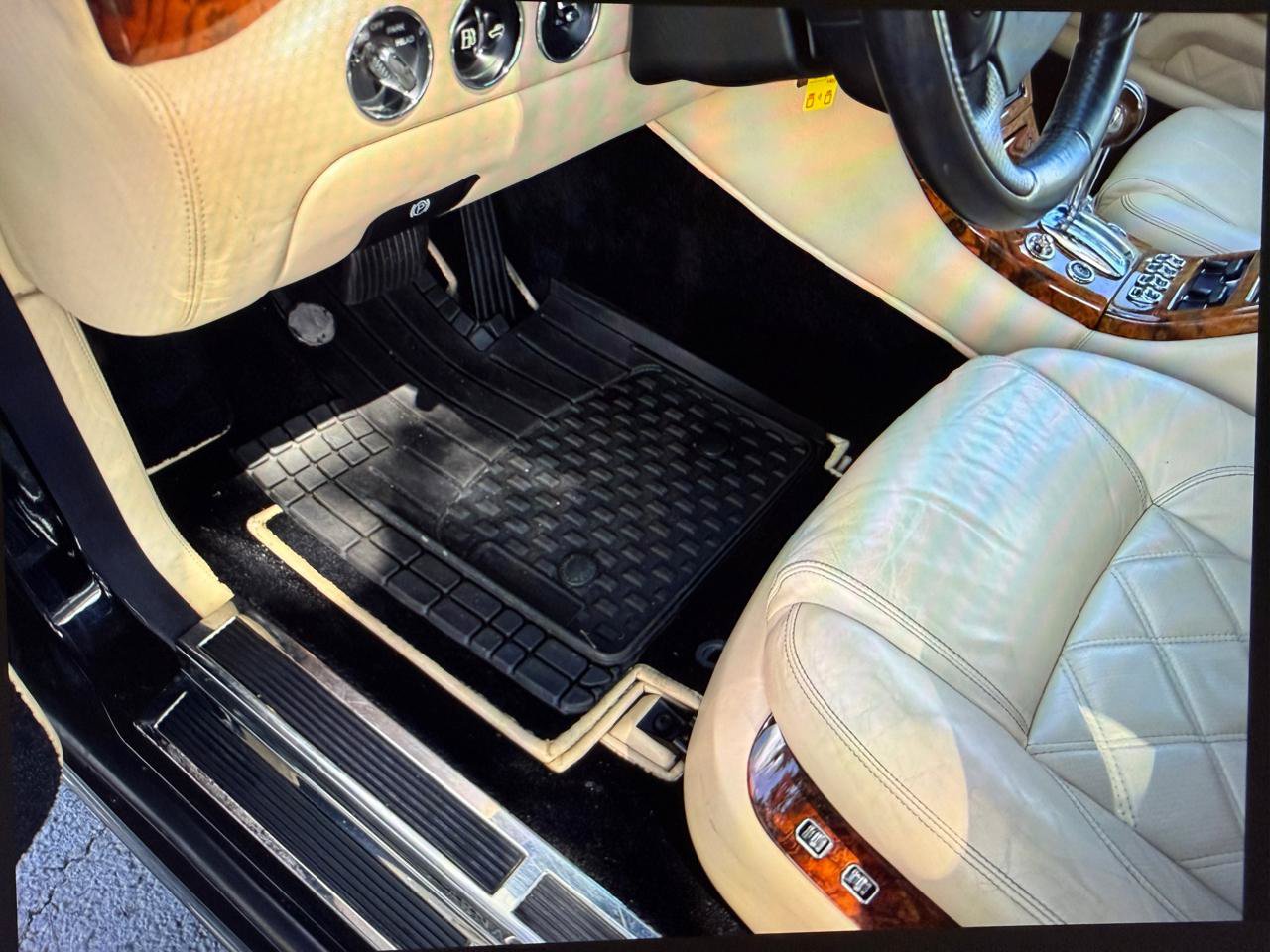 Used 2004 Bentley Arnage T RWD image 13