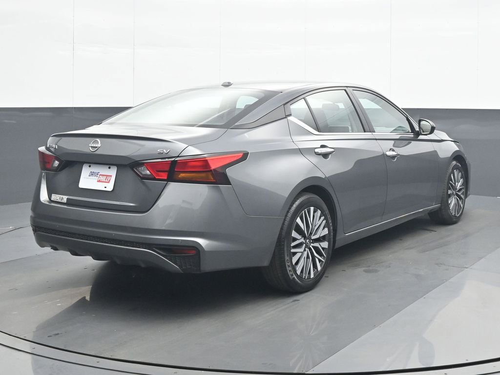 Used 2024 Nissan Altima 2.5 SV image 6