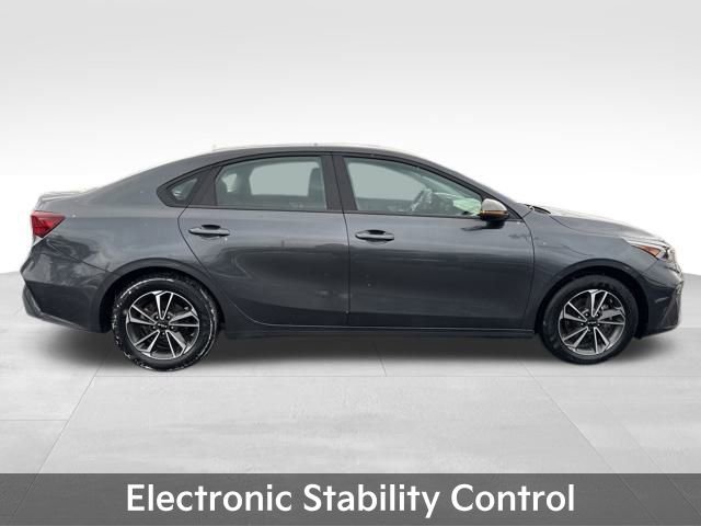 Used 2023 Kia Forte LXS w/ LXS Technology Package image 11