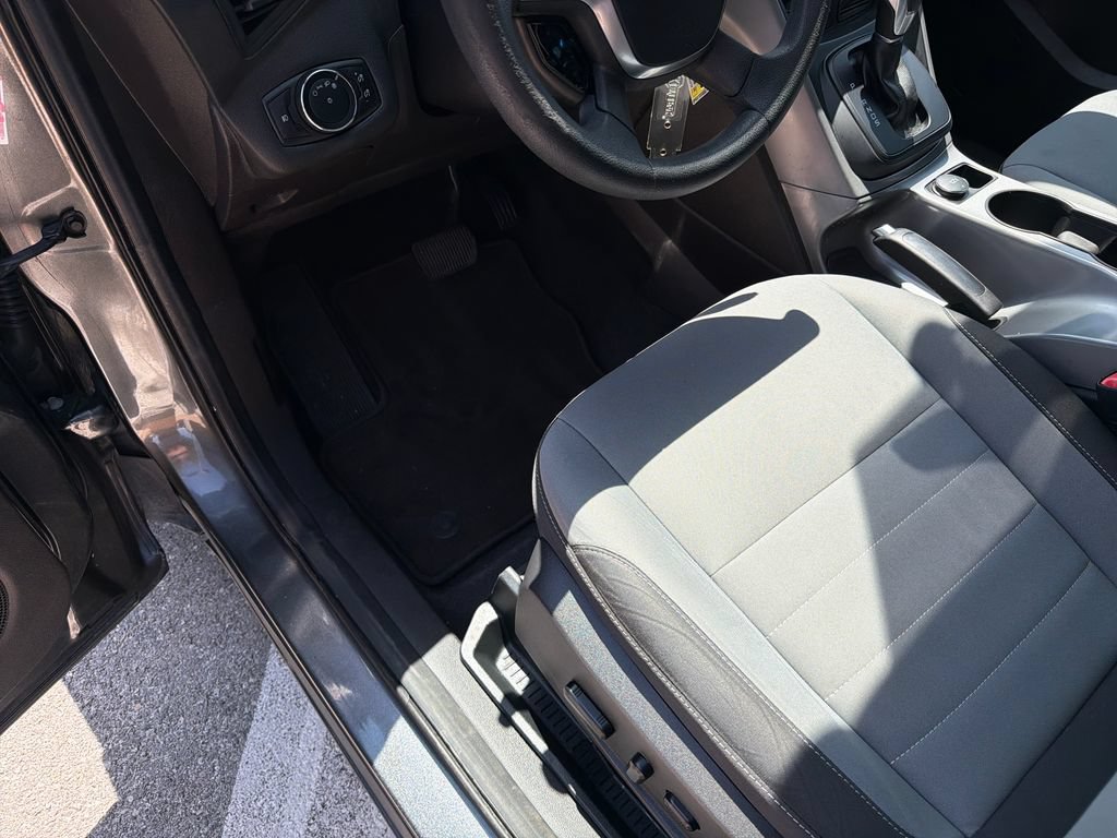 Used 2015 Ford Escape SE FWD image 19