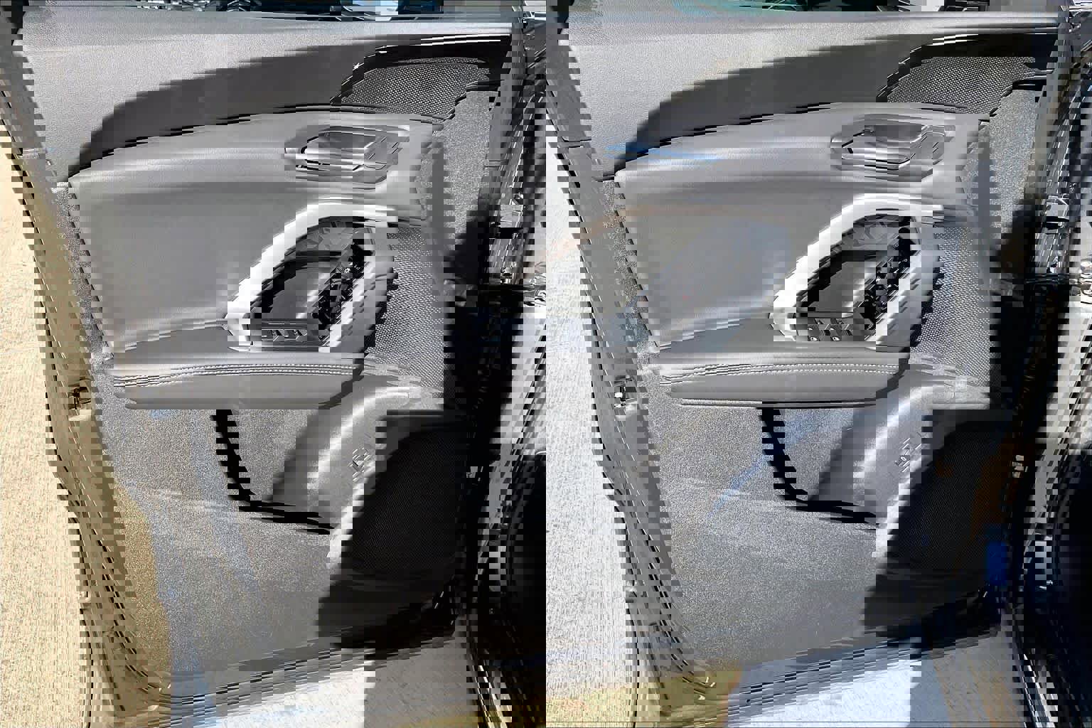 Used 2025 Audi Q5 Premium w/ Convenience Package image 21