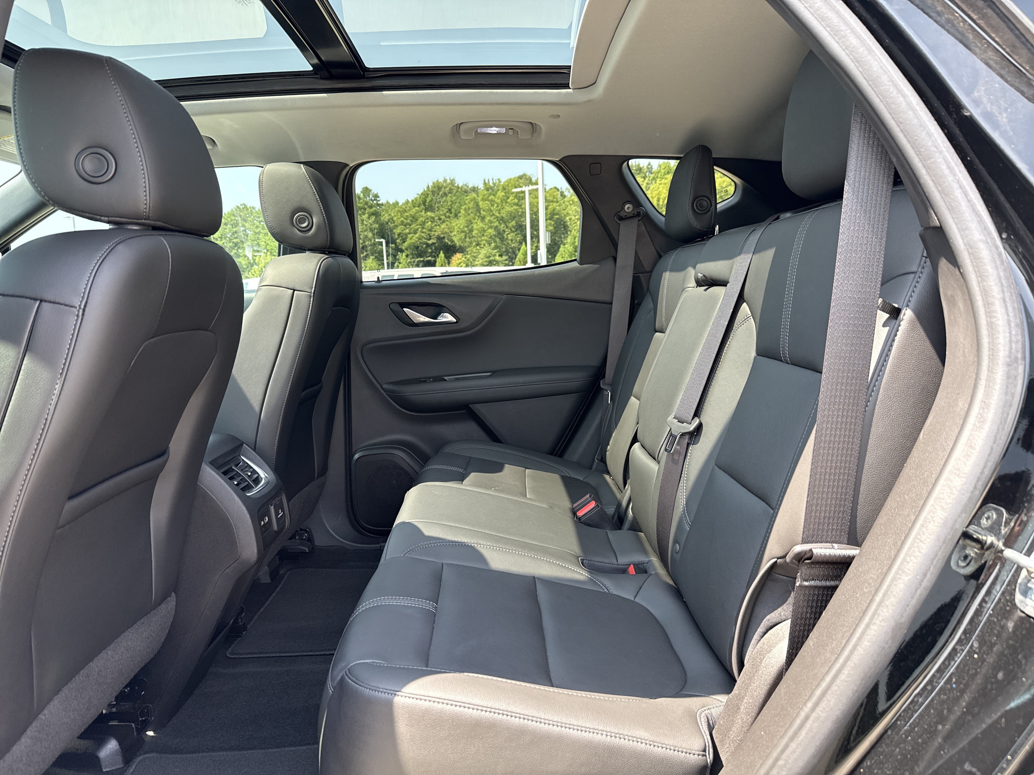 Used 2020 Chevrolet Blazer LT w/ Sound & Technology Package FWD image 30