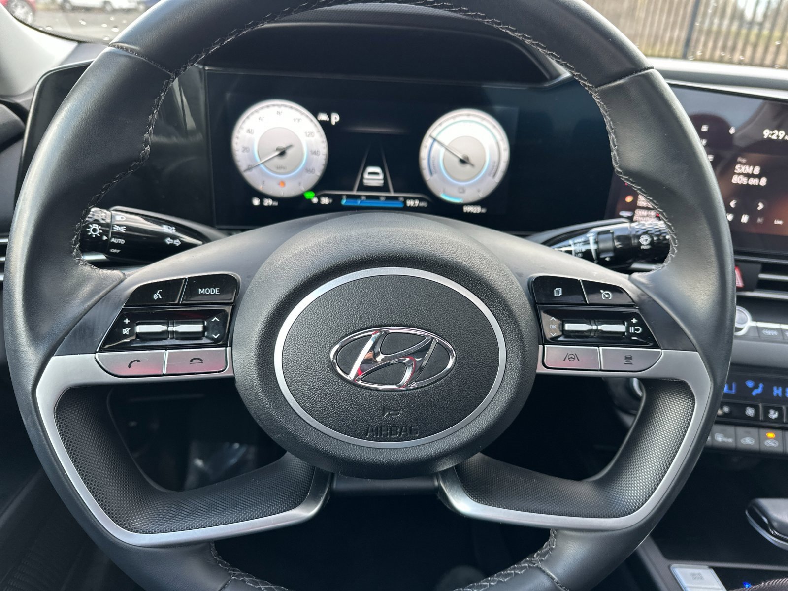 Used 2023 Hyundai Elantra Limited w/ Winter Weather Package image 23