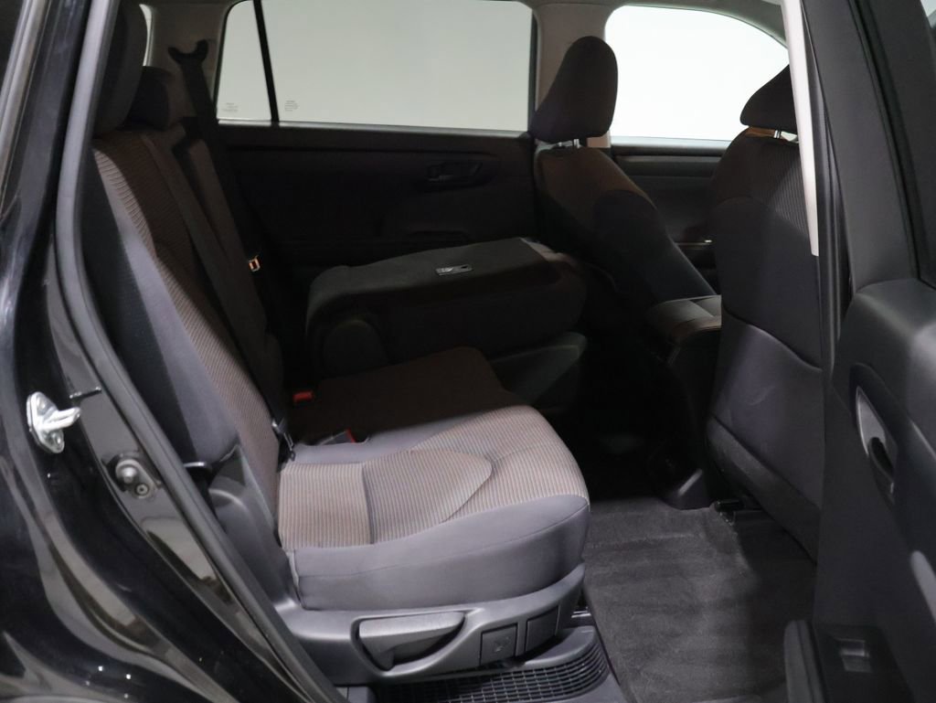 Used 2023 Toyota Highlander LE image 20