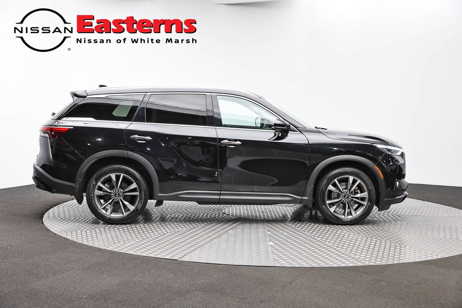 Used 2023 INFINITI QX60 Luxe w/ Cargo Package AWD/4WD image 4