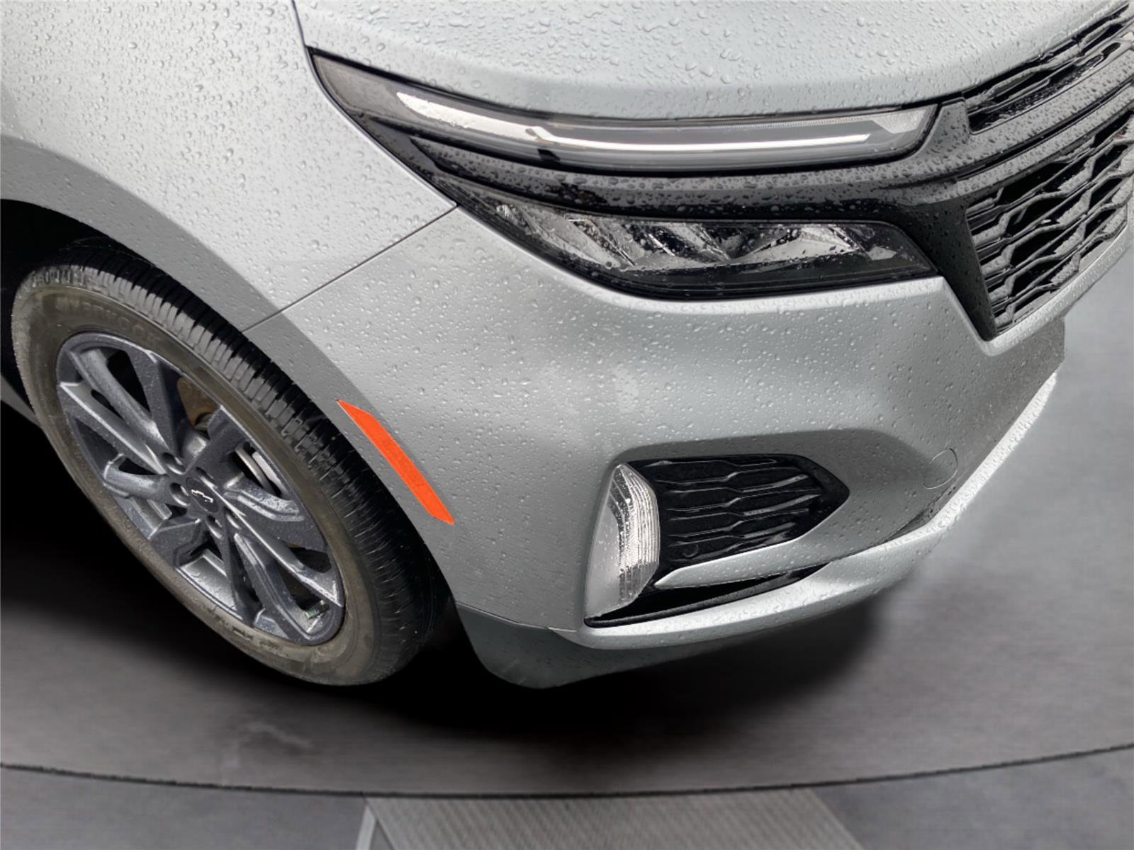 Used 2024 Chevrolet Equinox RS w/ RS Leather Package image 35