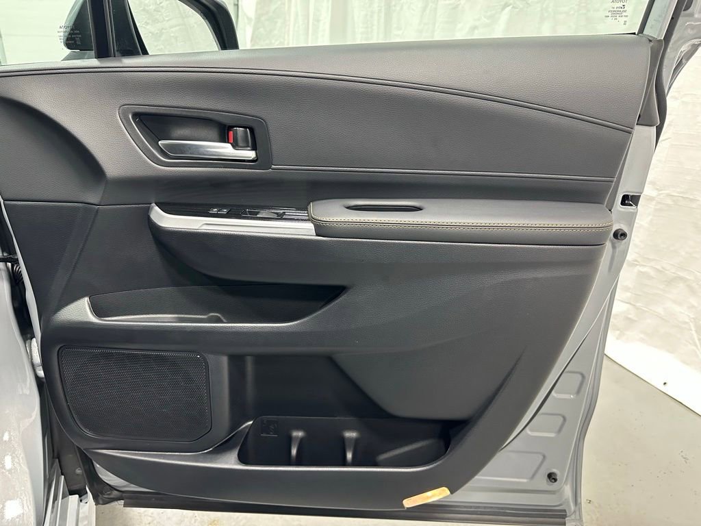 Used 2026 Toyota Sienna XLE Woodland Edition AWD/4WD image 58