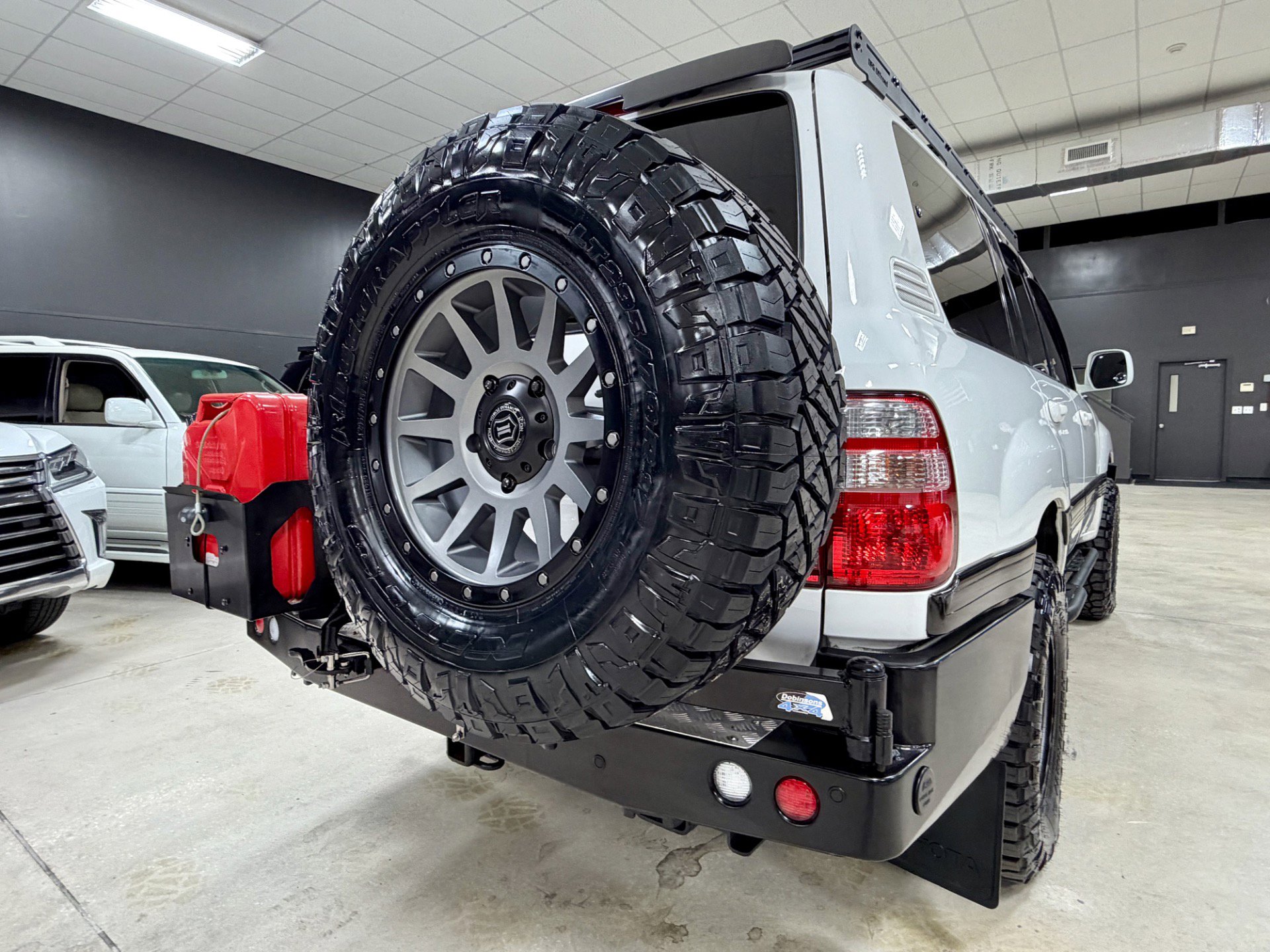 Used 2004 Toyota Land Cruiser image 12