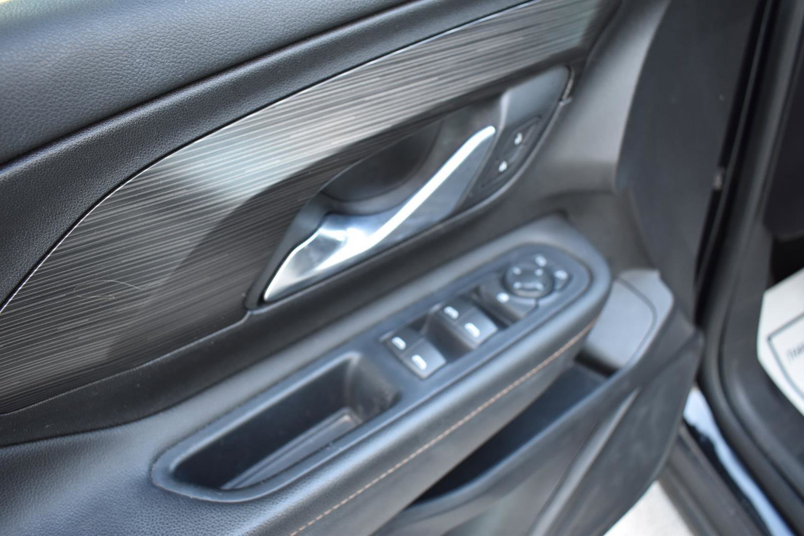 Used 2020 GMC Terrain SLT image 18