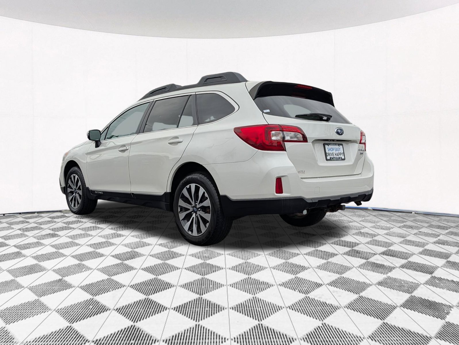 Used 2015 Subaru Outback 3.6R Limited AWD/4WD image 15