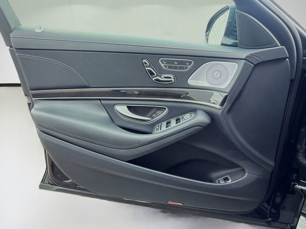 Used 2020 Mercedes-Benz S 450 Sedan image 21