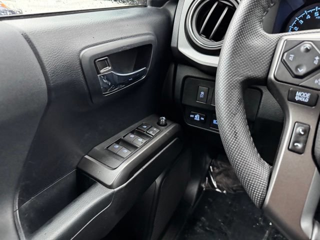 Used 2021 Toyota Tacoma TRD Sport AWD/4WD image 29