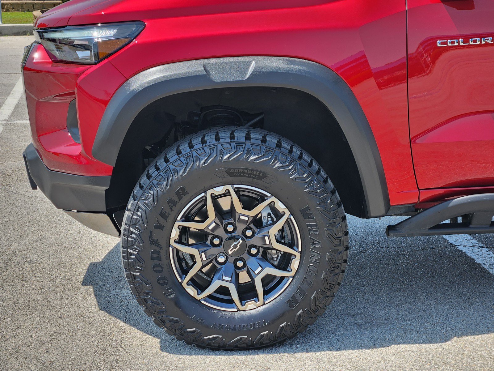 Used 2025 Chevrolet Colorado ZR2 w/ Technology Package AWD/4WD image 27
