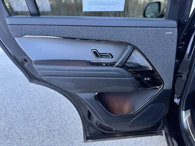 Used 2025 Land Rover Range Rover Sport SE image 12