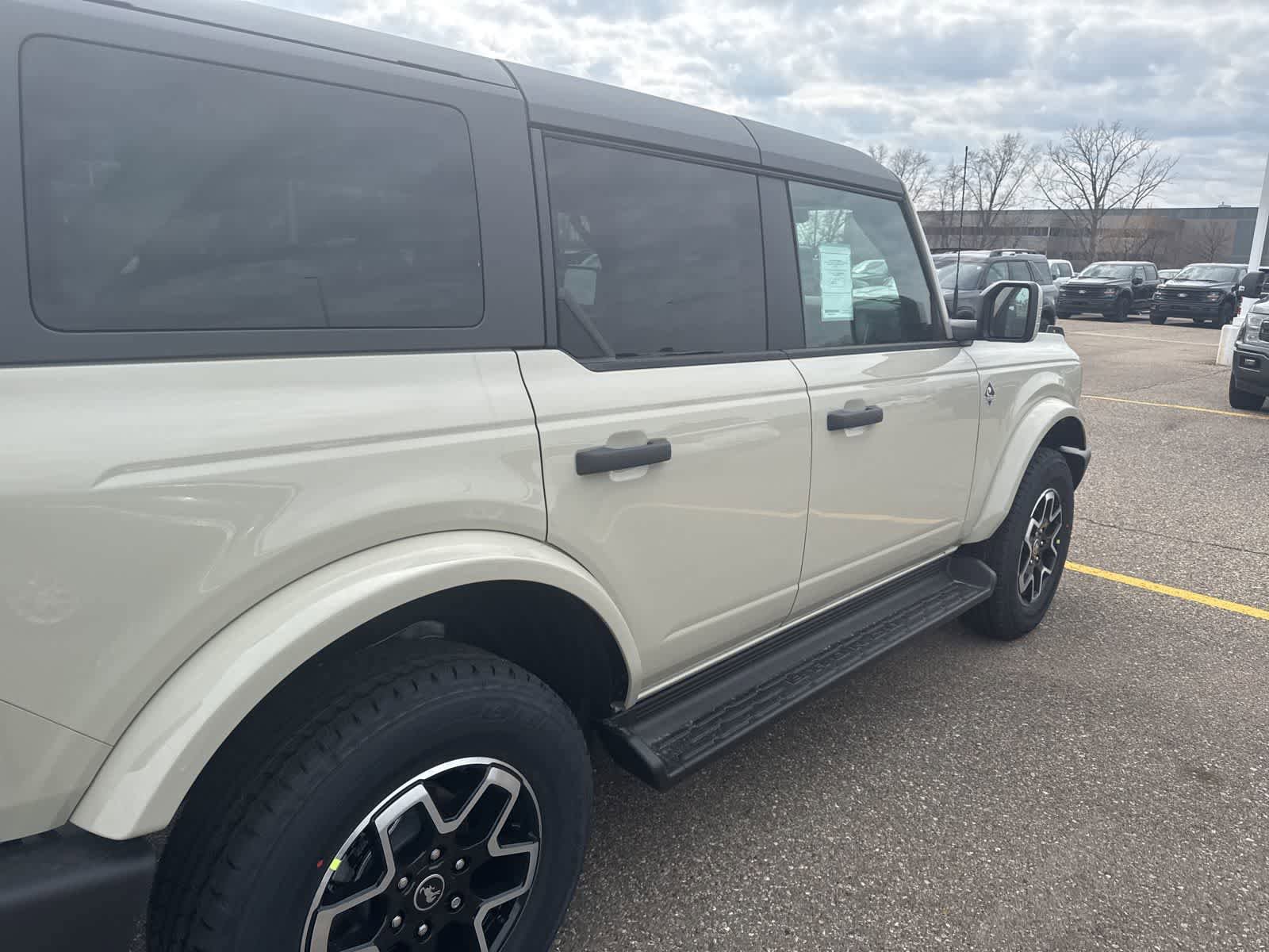 New 2026 Ford Bronco Outer Banks image 14