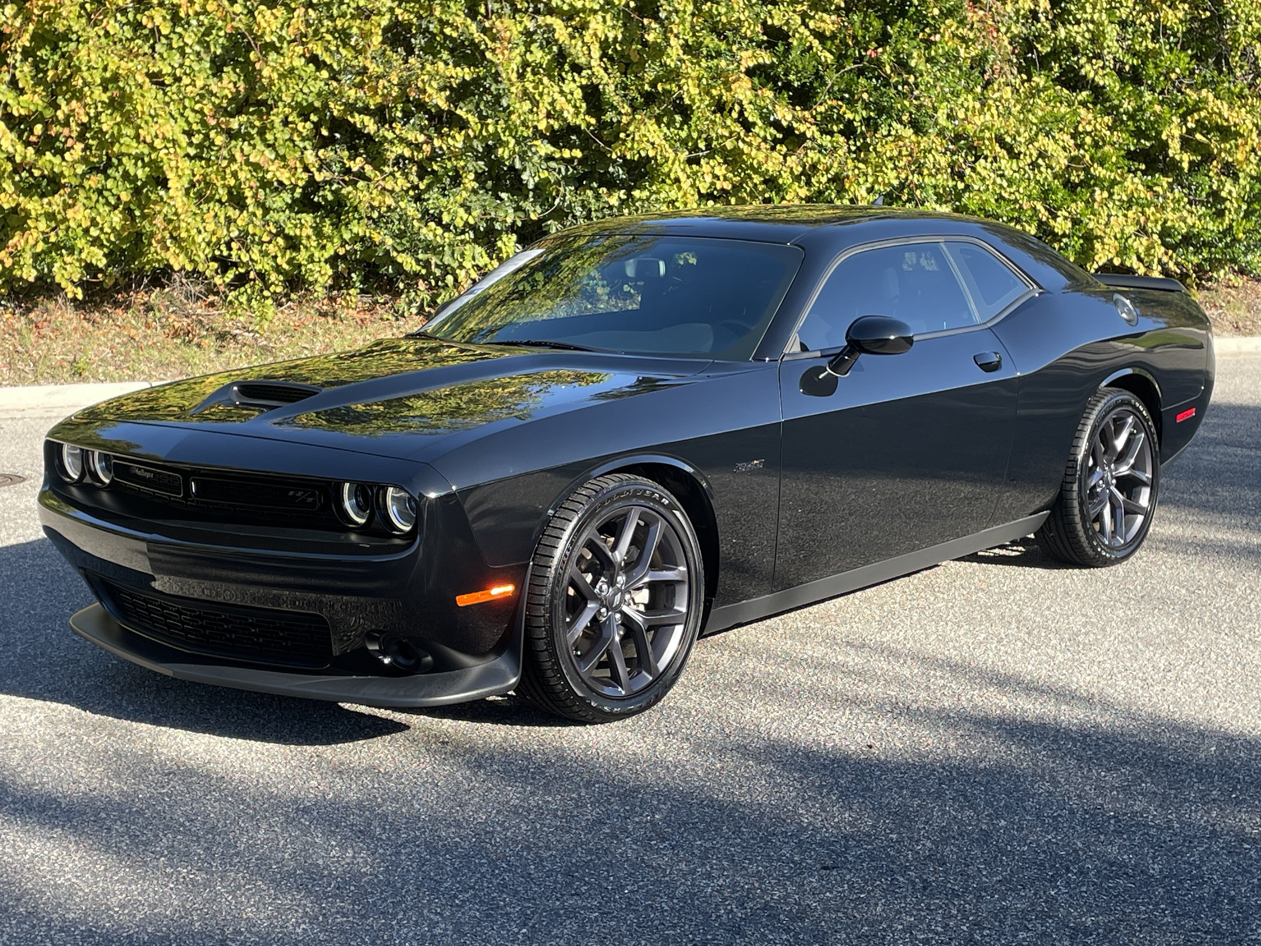 Used 2023 Dodge Challenger R/T w/ Blacktop Package RWD image 4
