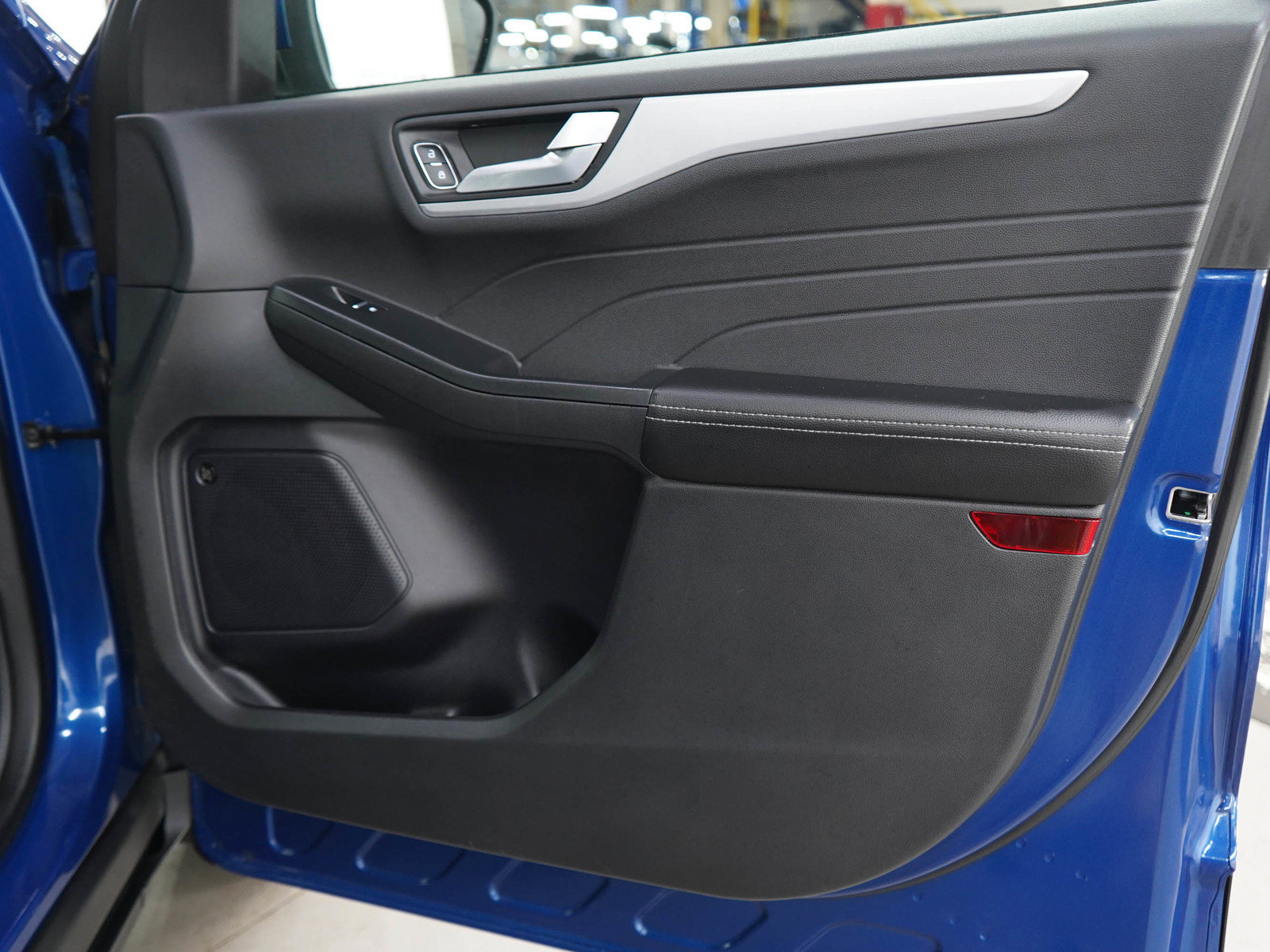 Used 2023 Ford Escape SE w/ PHEV Premium Package FWD image 9