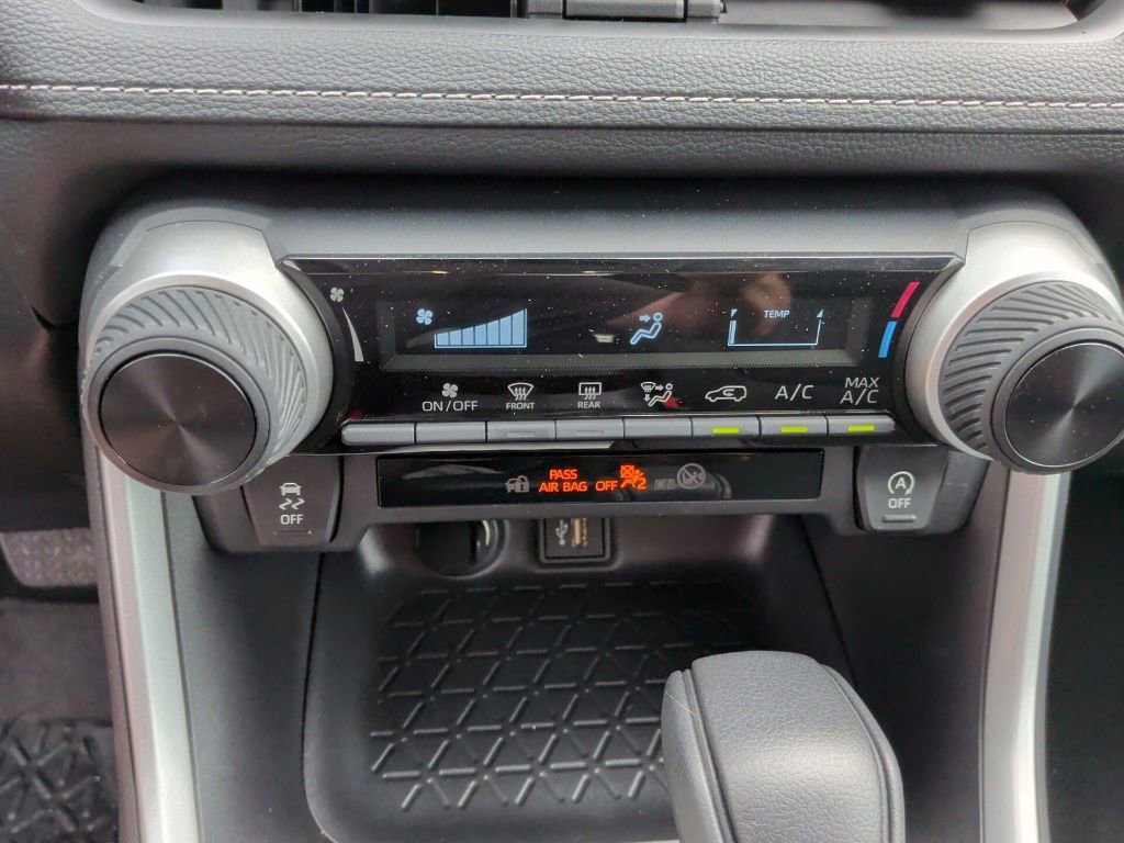 Used 2025 Toyota RAV4 LE image 24