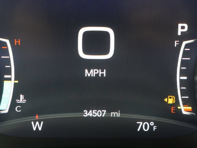 Used 2025 Chrysler Pacifica Limited w/ Trailer Tow Group FWD image 20