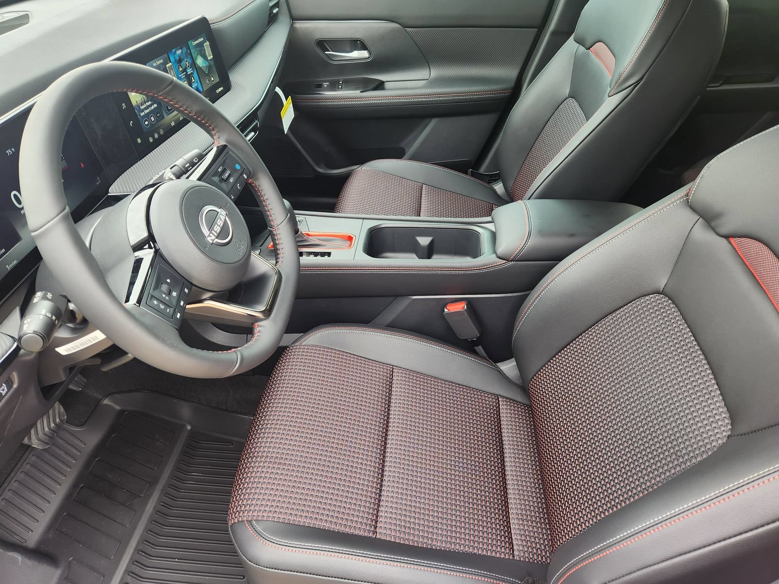 New 2026 Nissan Kicks SR w/ Cold Weather Package FWD image 12