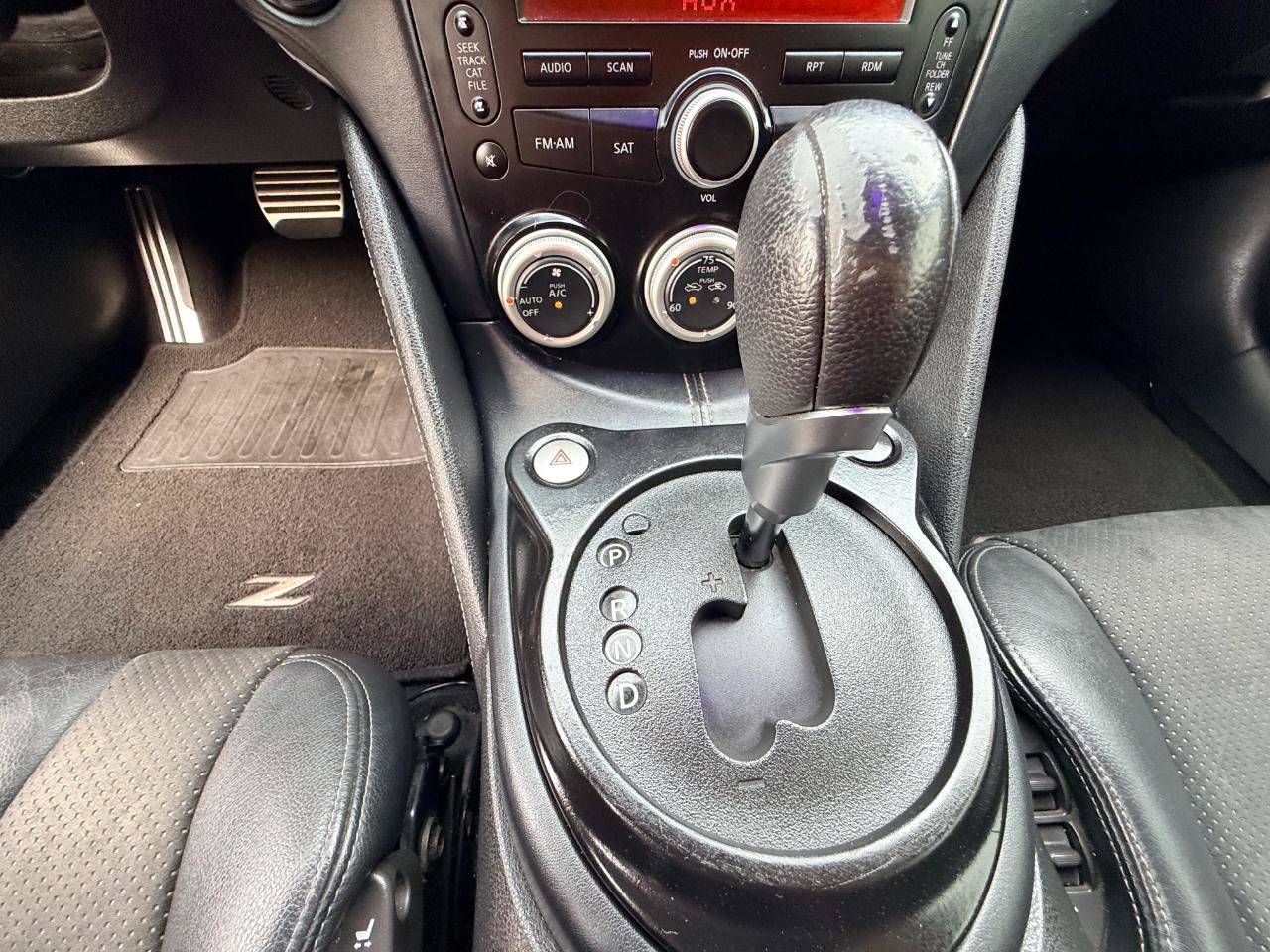 Used 2010 Nissan 370Z Touring RWD image 16