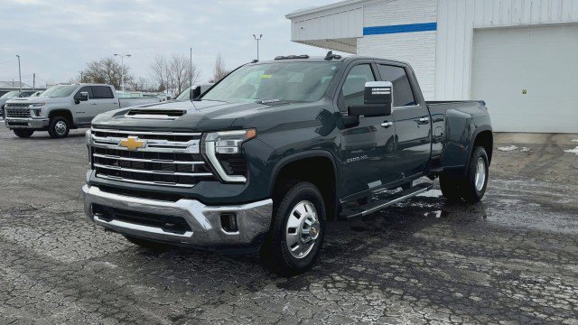 Certified 2025 Chevrolet Silverado 3500 LTZ w/ LTZ Convenience Package image 4