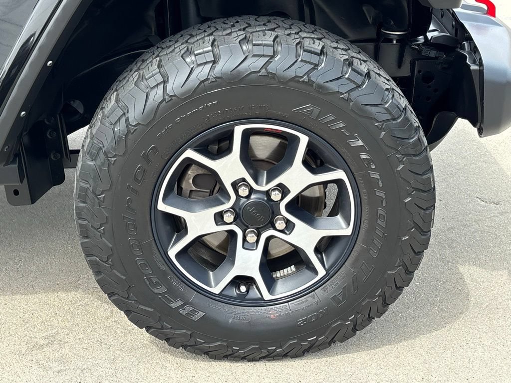Used 2022 Jeep Wrangler Unlimited Rubicon w/ LED Lighting Group AWD/4WD image 28