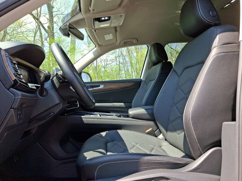 Certified 2025 Volkswagen Atlas SE AWD/4WD image 13