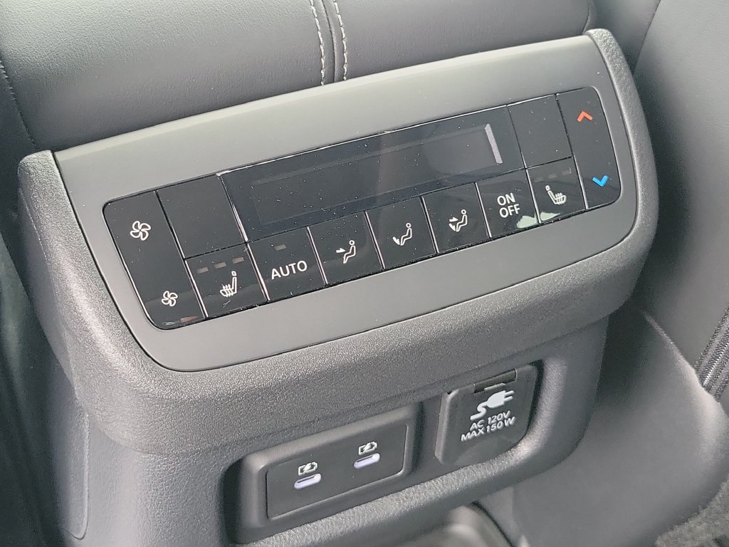 New 2026 Nissan Pathfinder Platinum AWD/4WD image 18