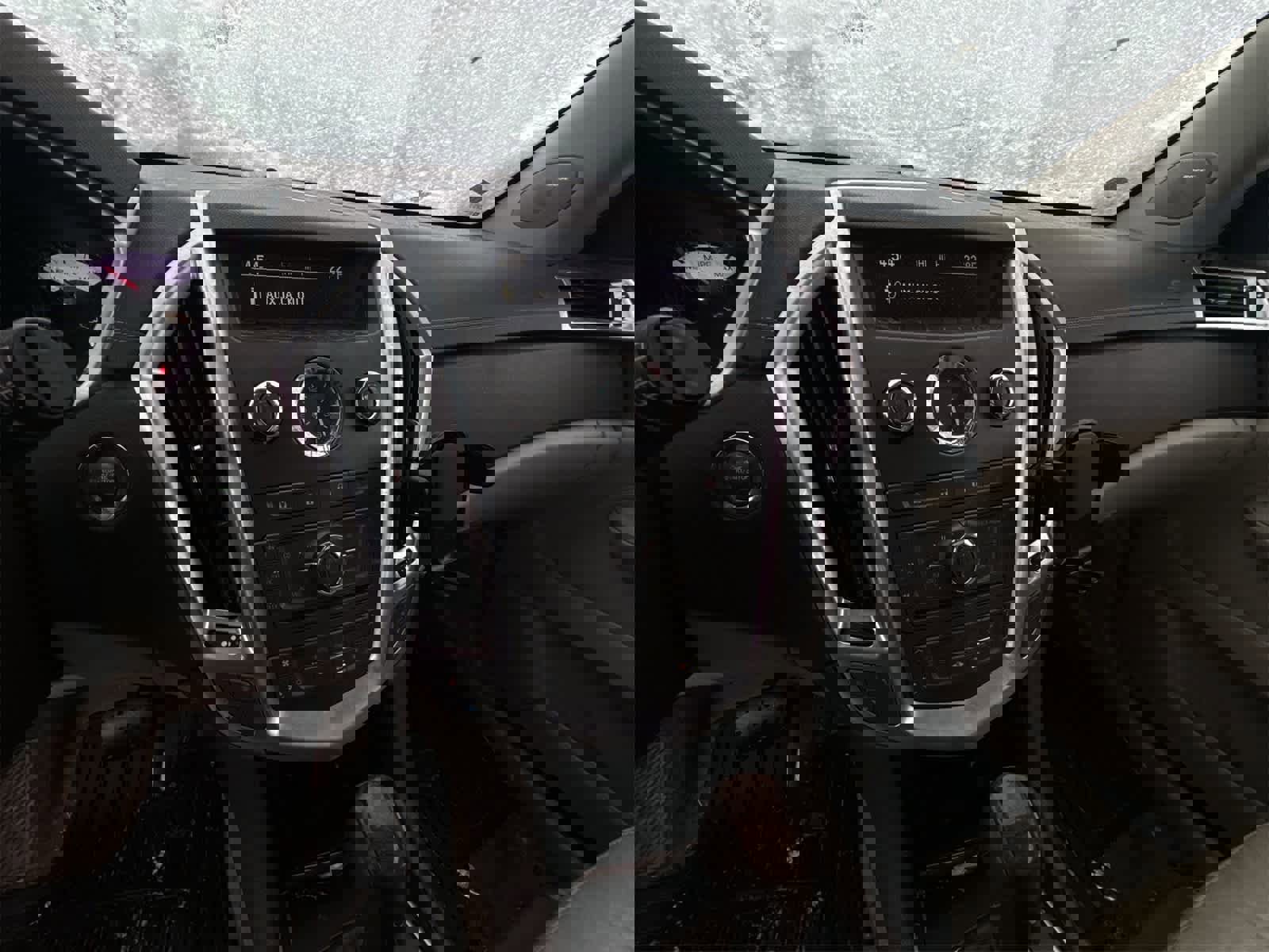 Used 2010 Cadillac SRX Luxury image 28