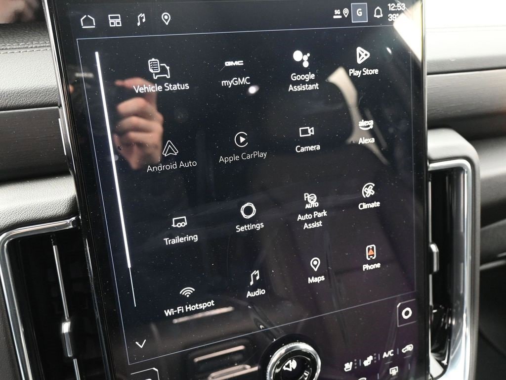 New 2025 GMC Yukon XL Denali w/ Denali Reserve Package image 15