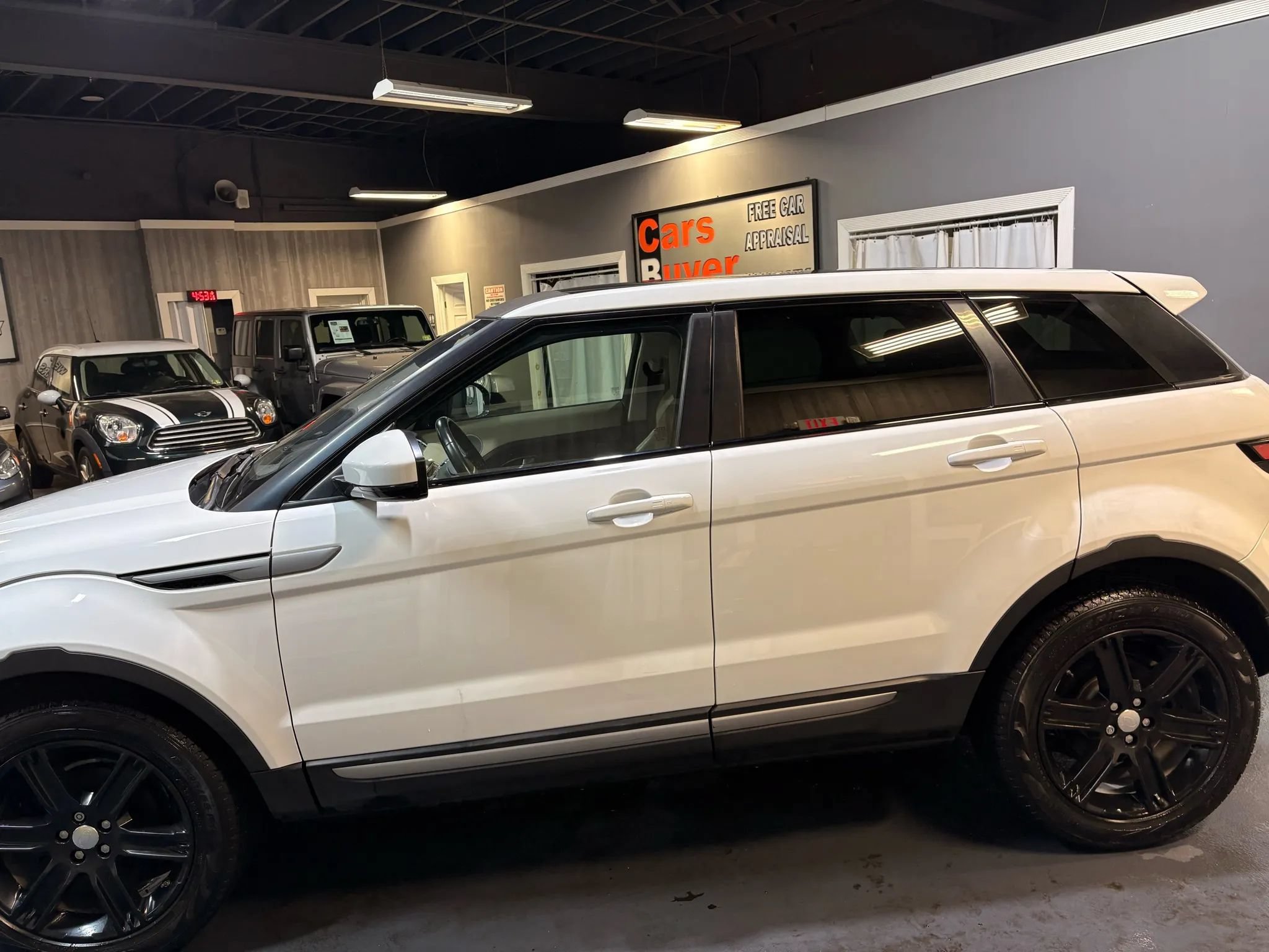 Used 2014 Land Rover Range Rover Evoque Pure Plus AWD/4WD image 3