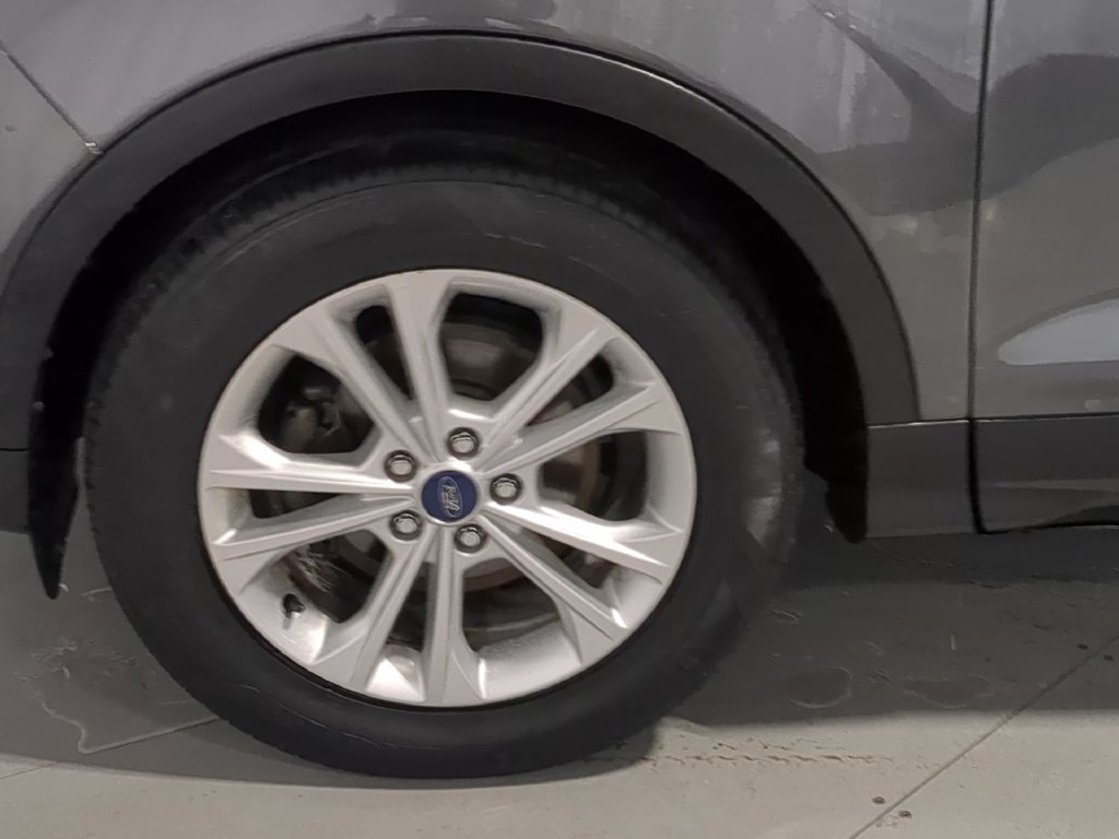 Used 2017 Ford Escape SE w/ Equipment Group 201A FWD image 17
