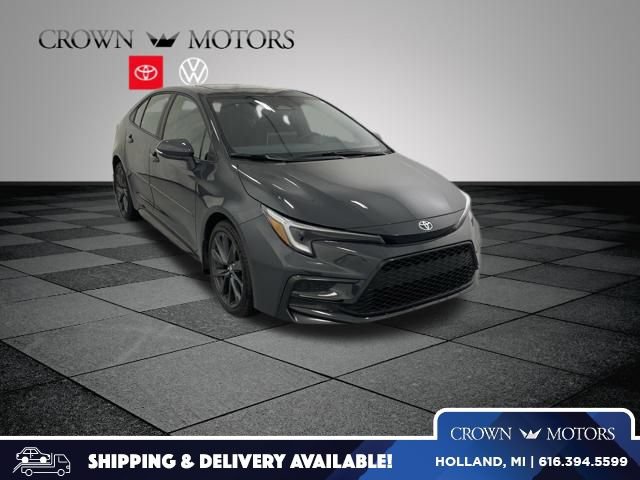 Used 2025 Toyota Corolla SE w/ SE Premium Package FWD image 1