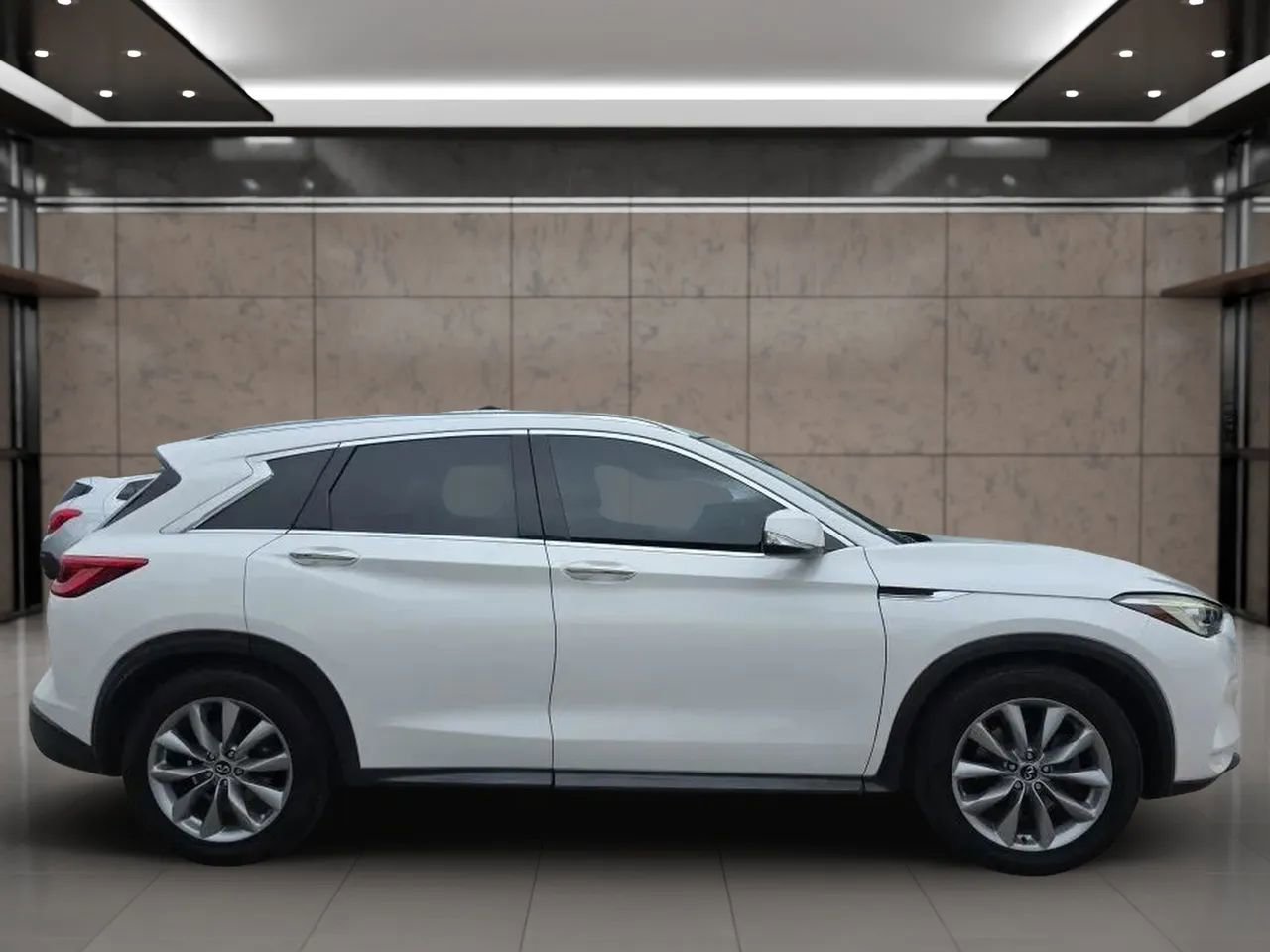 Used 2019 INFINITI QX50 Luxe FWD image 9
