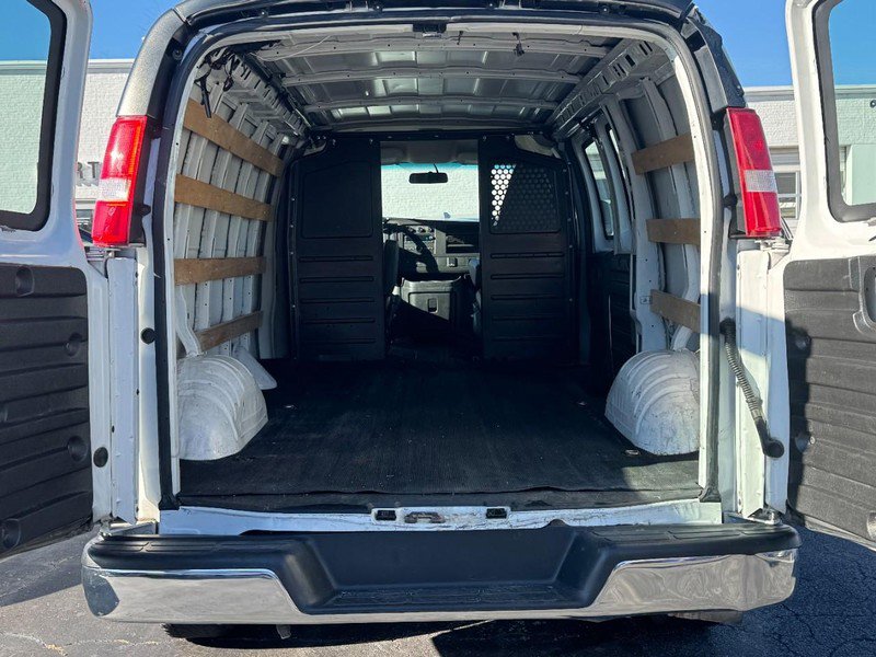 Used 2018 GMC Savana 2500 w/ Driver Convenience Package image 9
