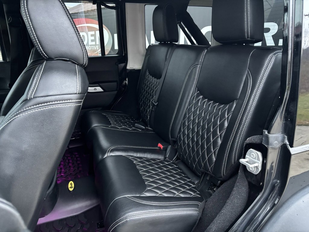 Used 2018 Jeep Wrangler Unlimited Rubicon w/ Cold Weather Group image 23