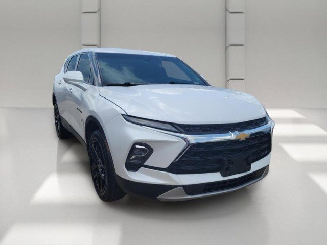 Used 2024 Chevrolet Blazer LT FWD image 3