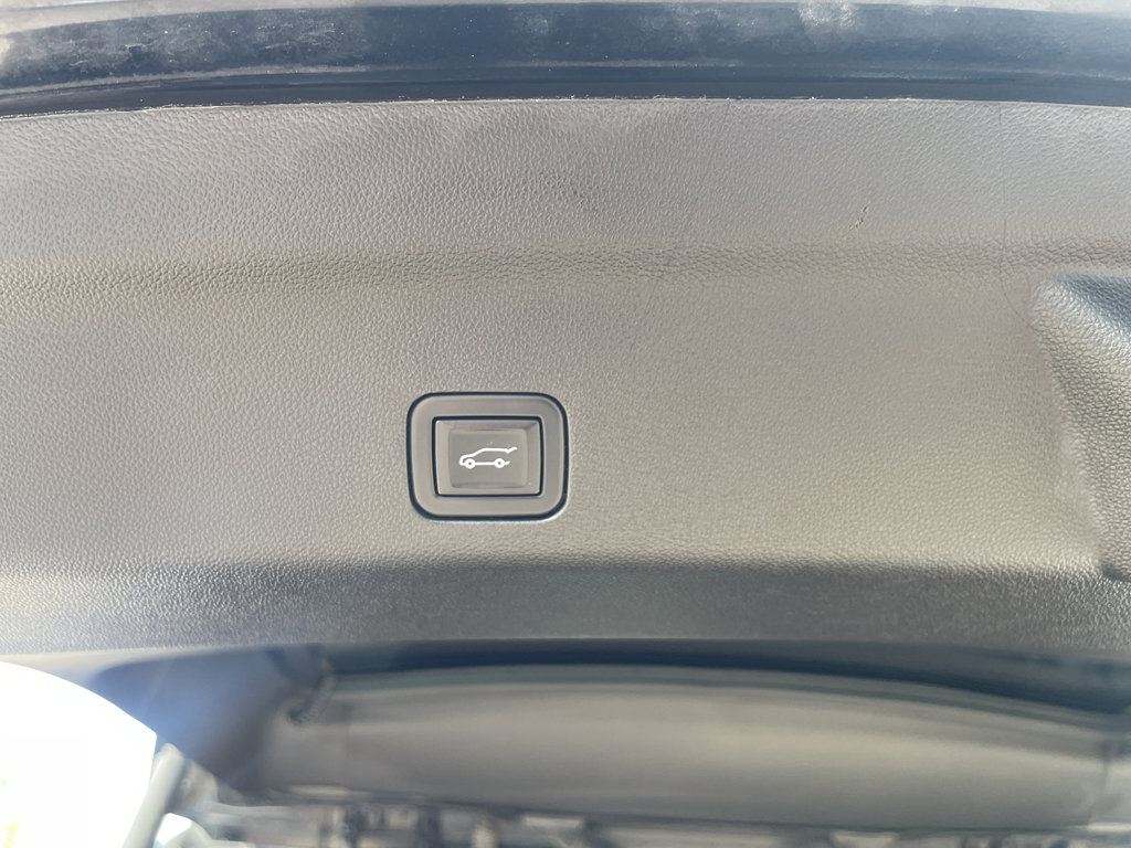 Used 2023 Chevrolet Tahoe Z71 image 24