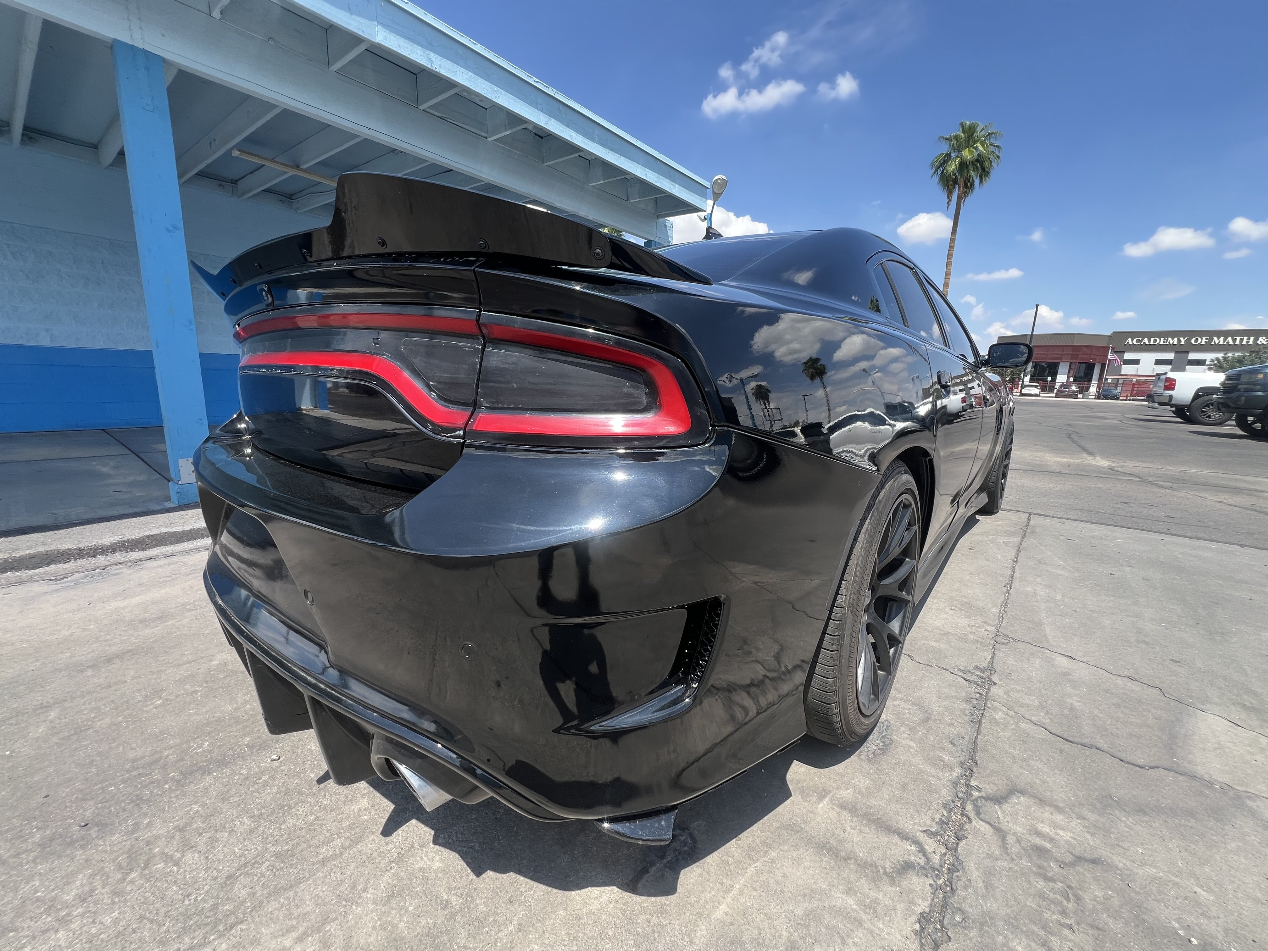 Used 2016 Dodge Charger SRT w/ Technology Group RWD image 3
