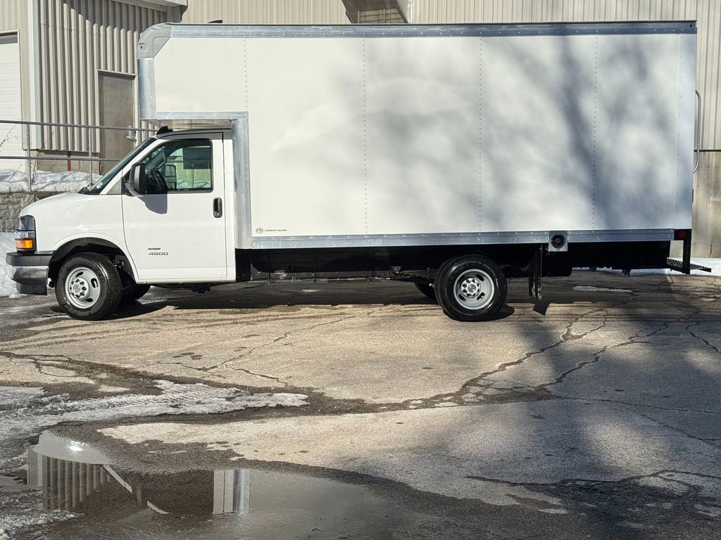 New 2026 Chevrolet Express 4500 w/ Power Convenience Package image 5