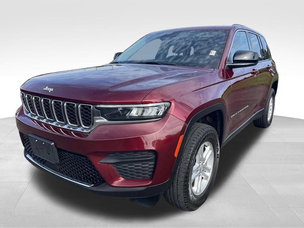 Used 2023 Jeep Grand Cherokee Laredo AWD/4WD image 17