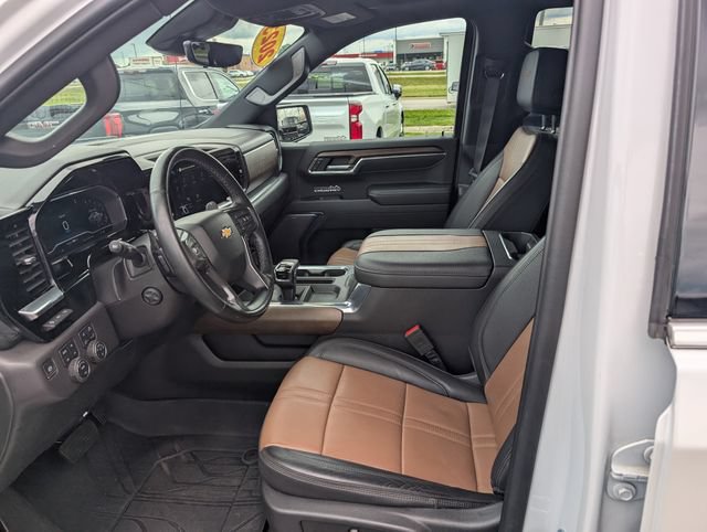 Used 2023 Chevrolet Silverado 1500 High Country w/ High Country Premium Package AWD/4WD image 14