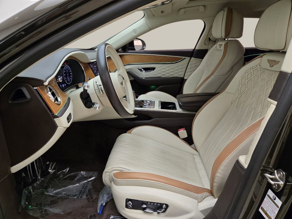 Used 2023 Bentley Flying Spur Plug-In Hybrid image 17