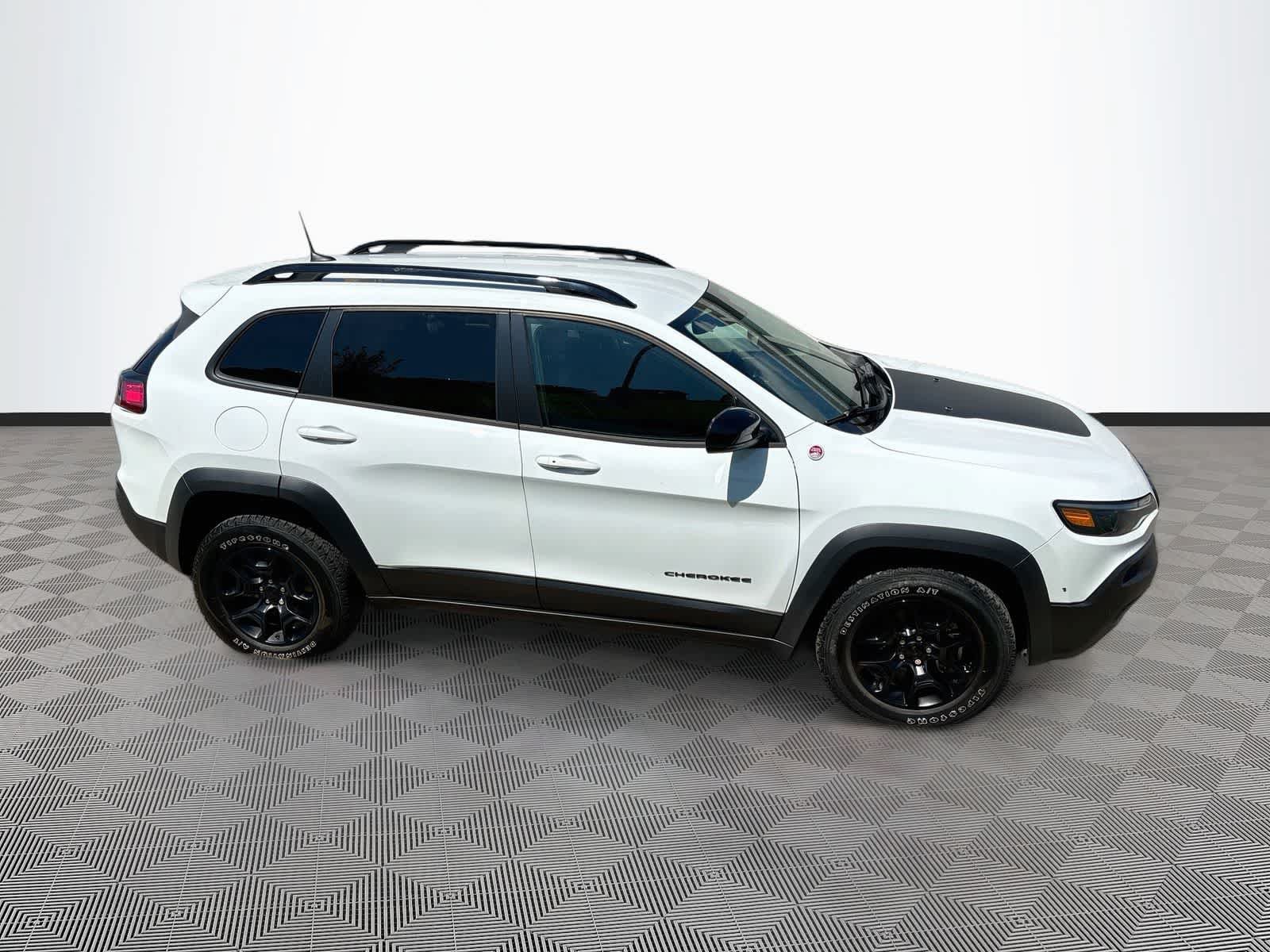 Used 2022 Jeep Cherokee Trailhawk w/ Trailer Tow Group AWD/4WD image 4